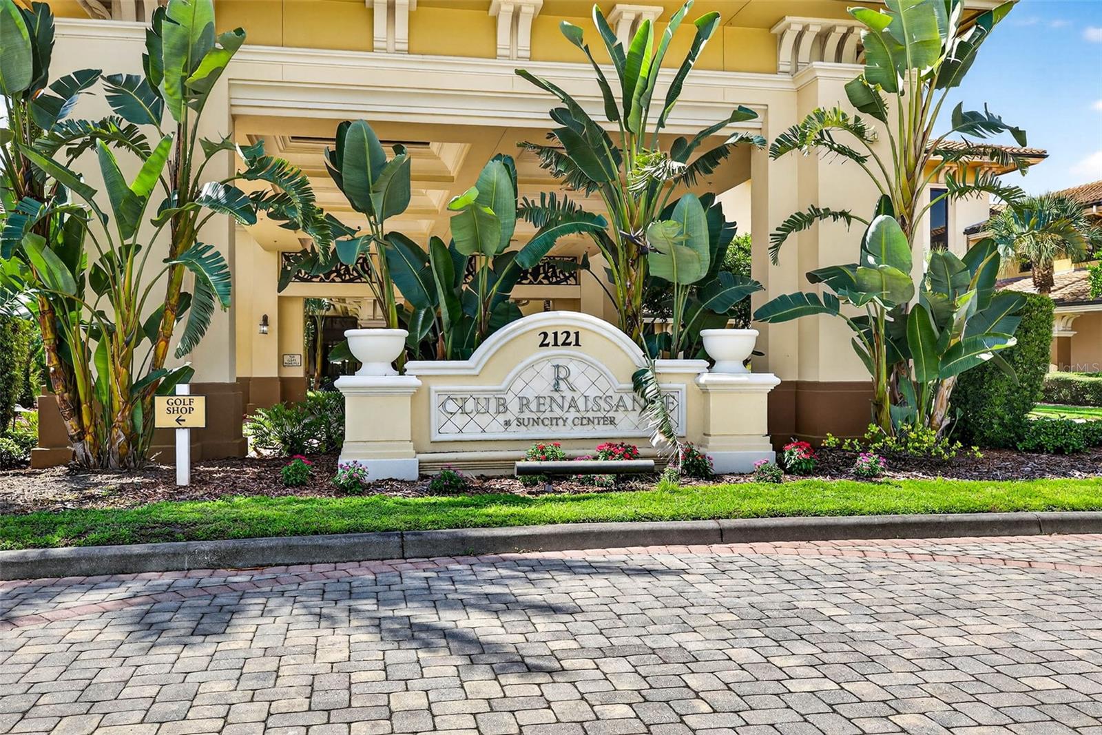 Front of optional Club Renaissance