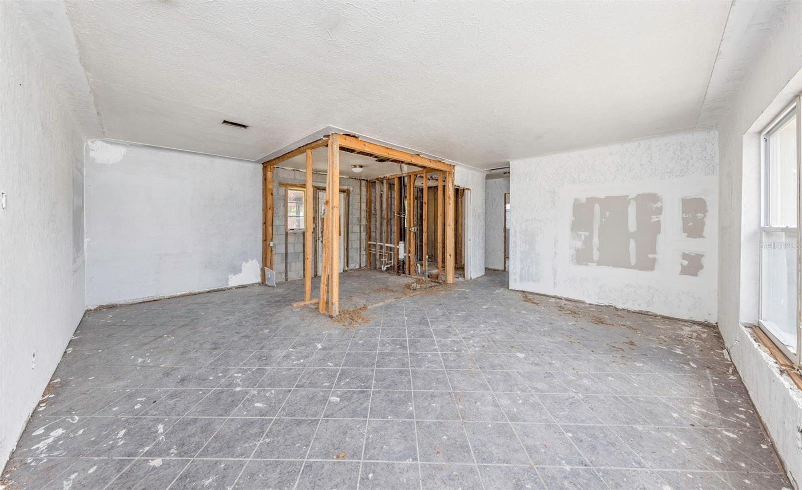 Kitchen / Family Room Combo