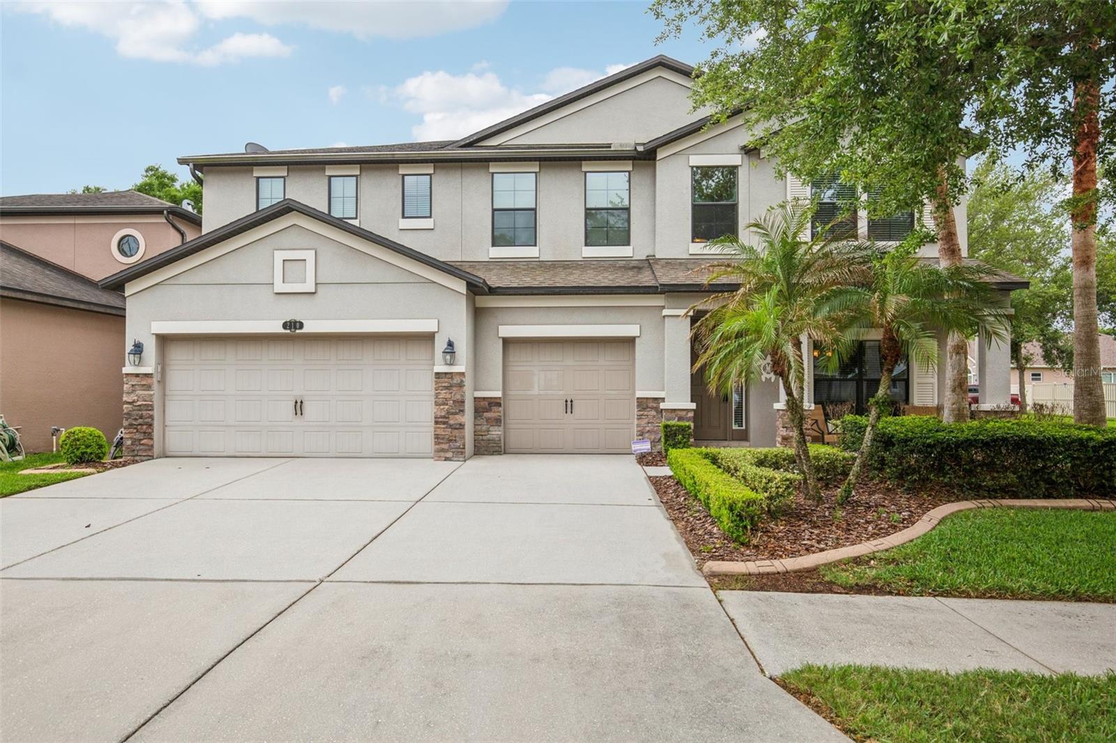 WELCOME TO 210 DAKOTA HILL!