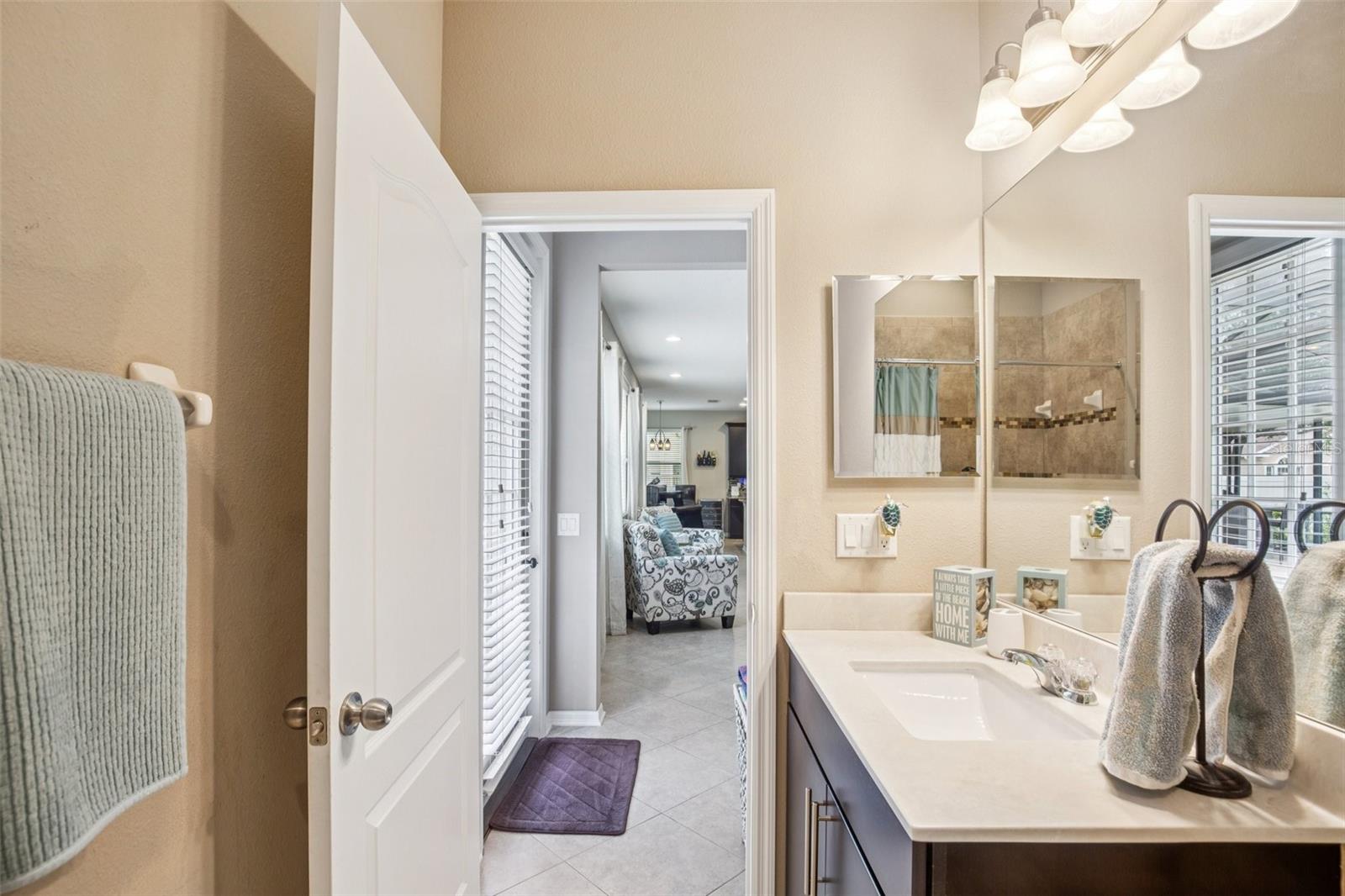 POOL BATH NEAR BEDROOM 2