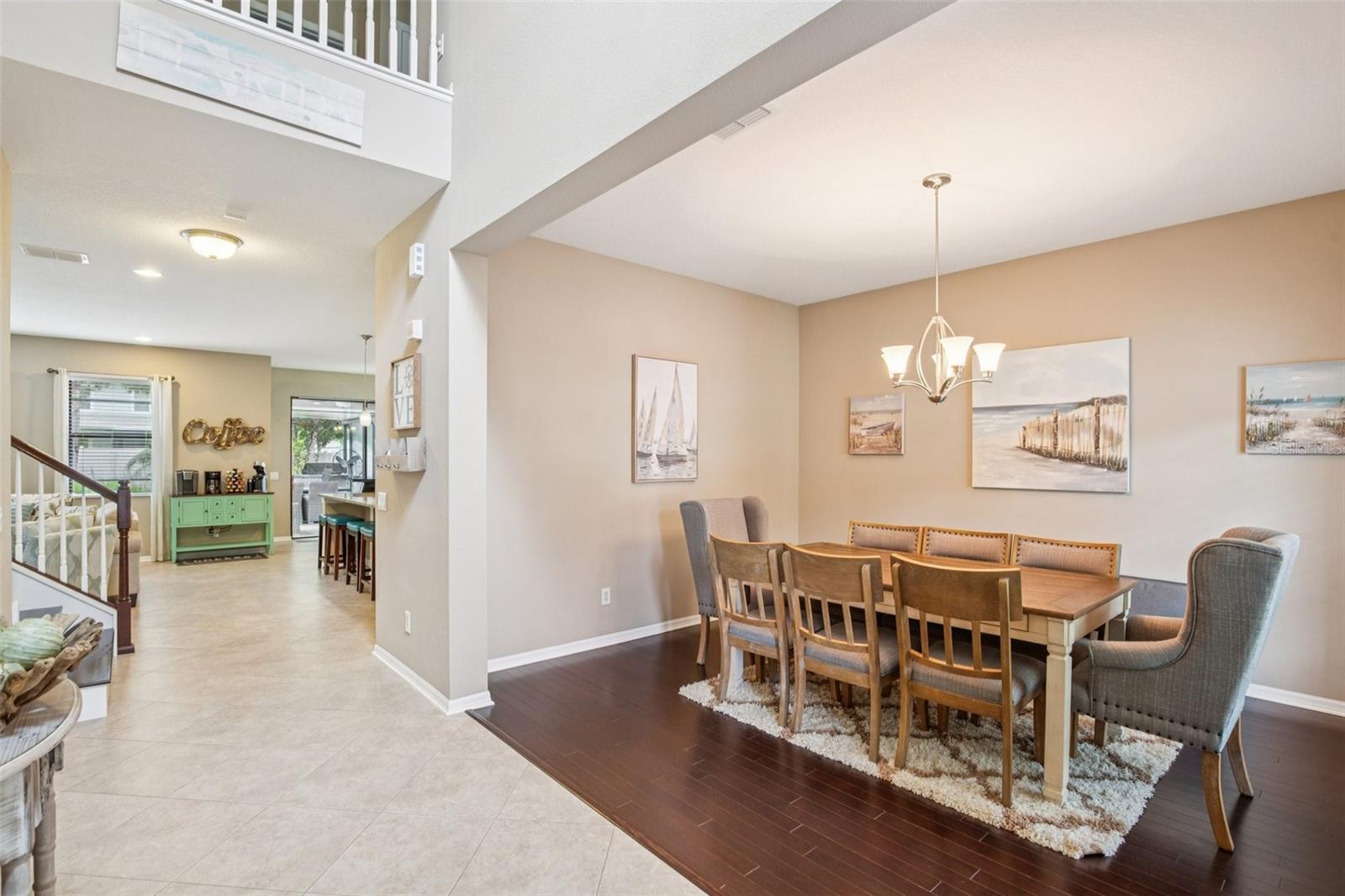 DINING ROOM/ENTRY HALL