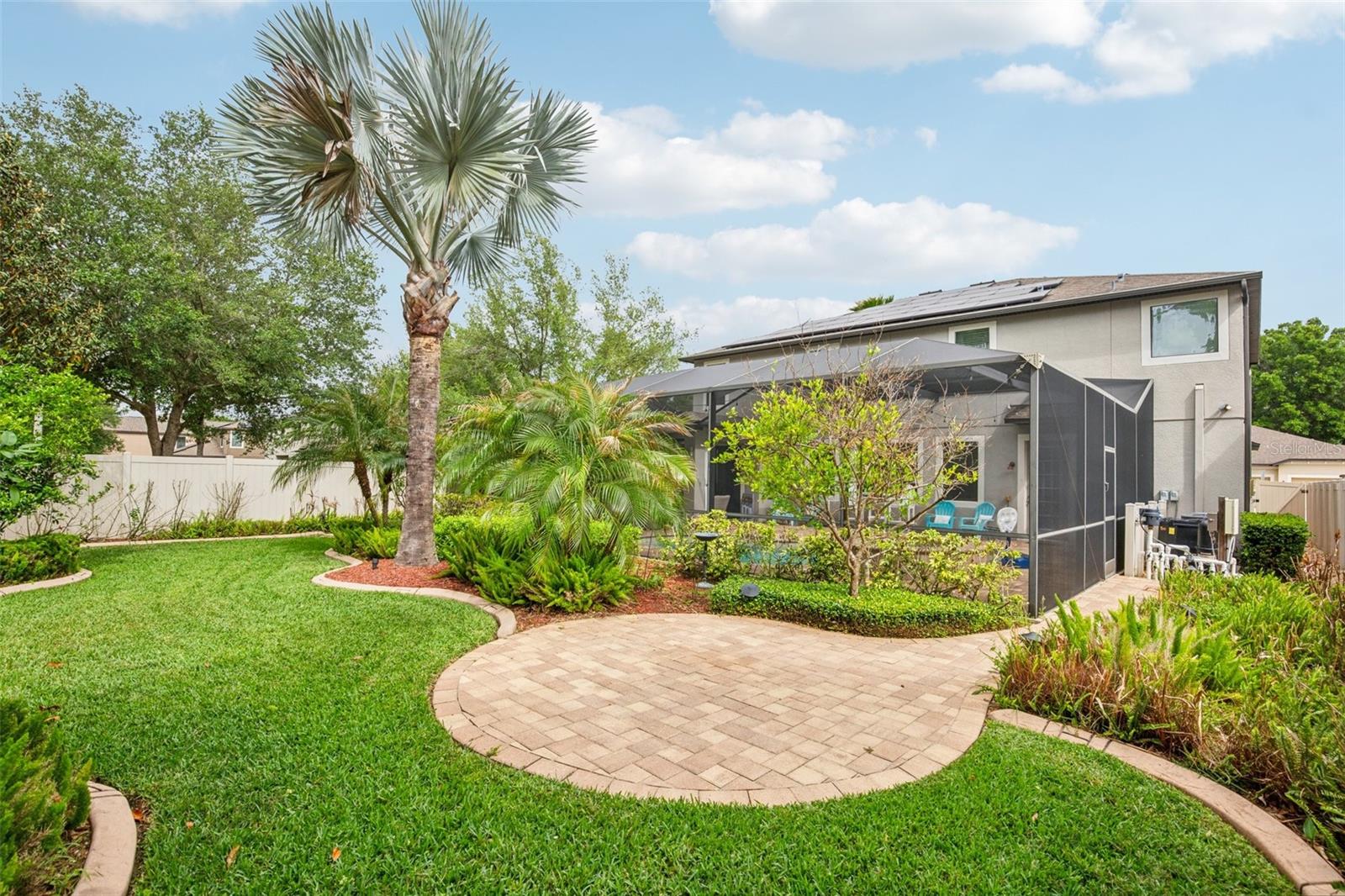 OUTDOOR SEATING AREA