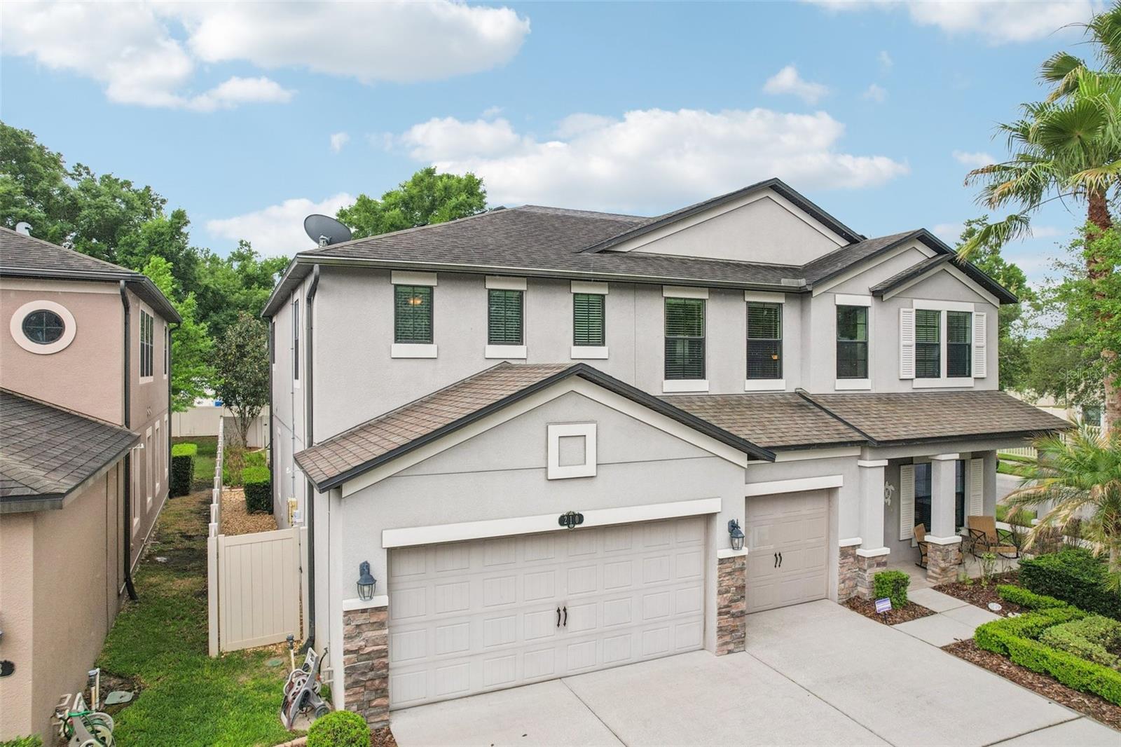 WELCOME TO 210 DAKOTA HILL!