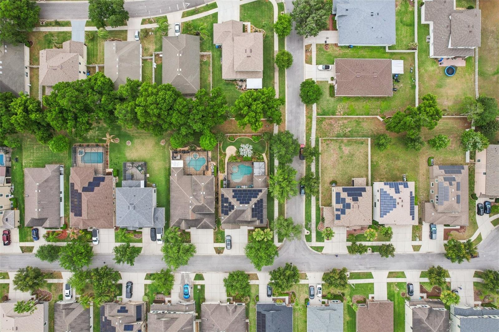 AERIAL VIEW OF BEAUTIFULLY MAINTAINED CORNER LOT!