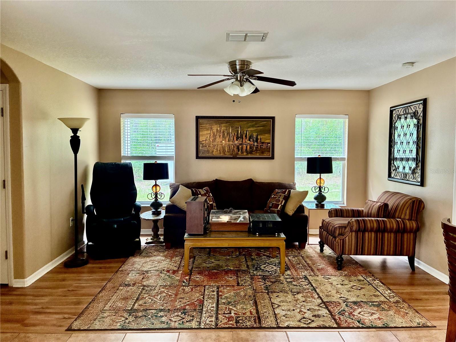 2nd living room/sitting area