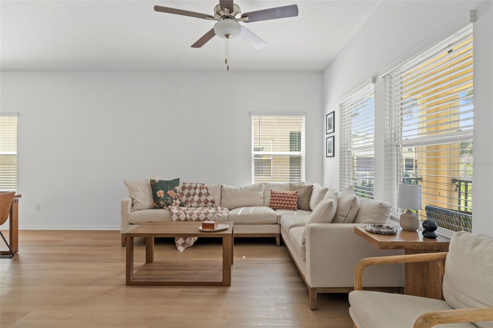 TB8495475