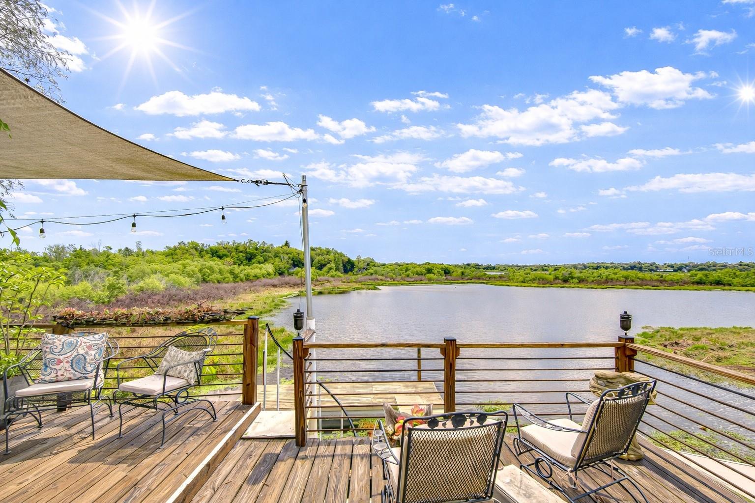 Spectacular Lakefront Setting!