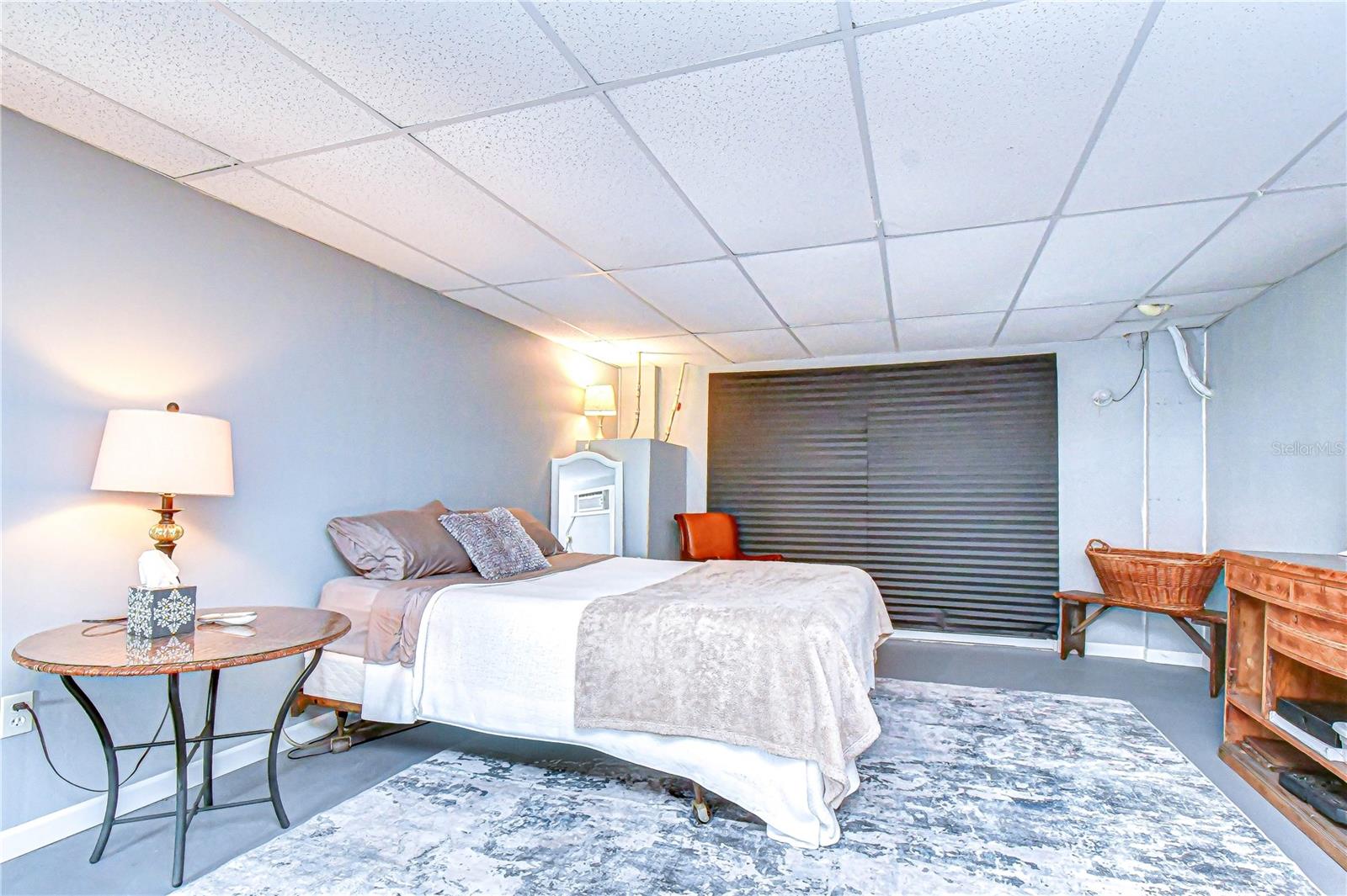 Bright & Spacious Bedroom 2