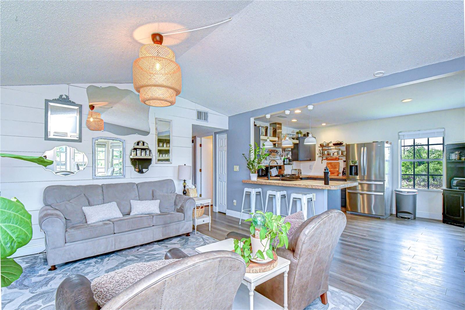 Seamless Living & Kitchen Flow