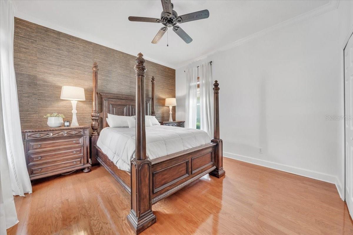 TB8495508