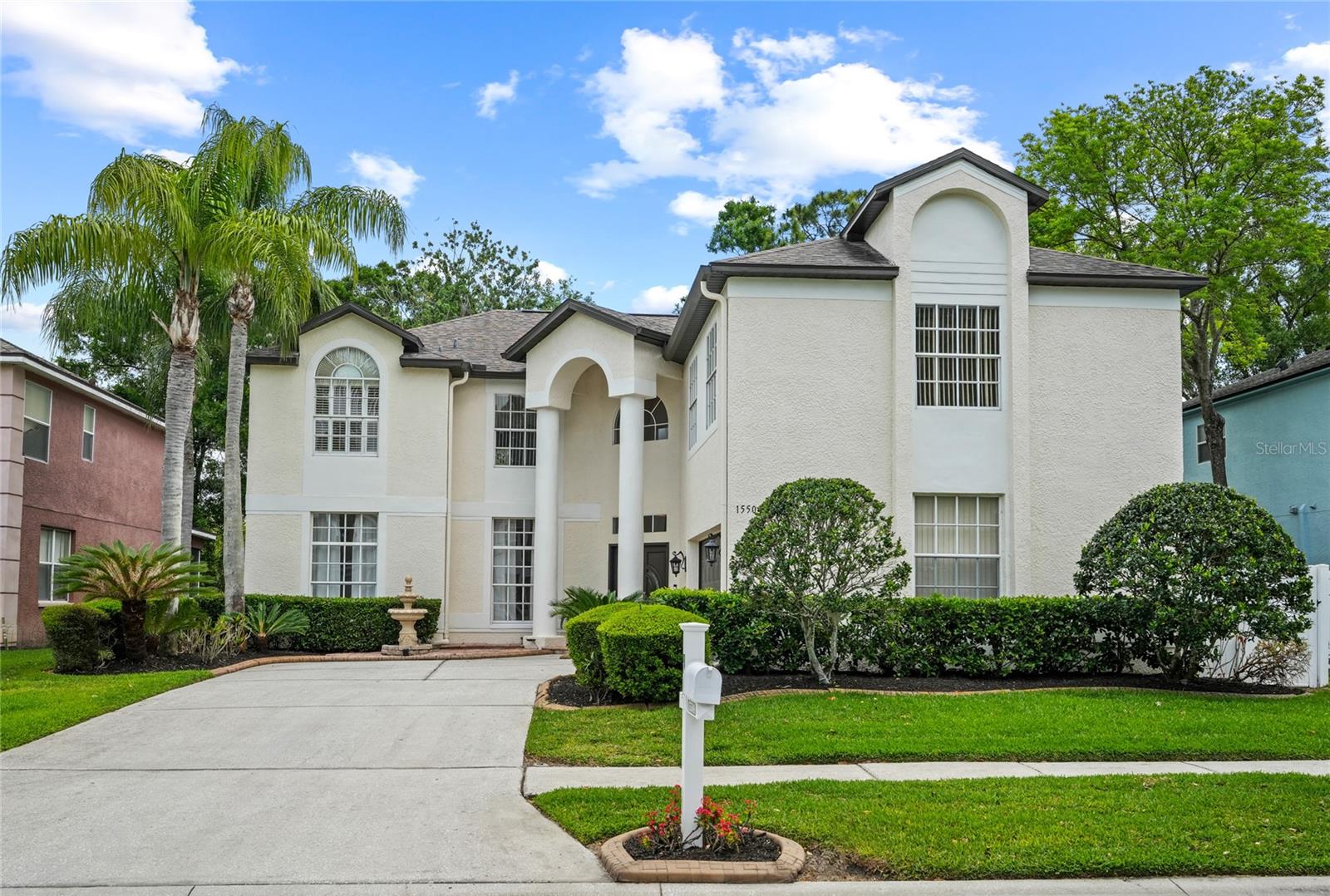 Estate like curb appeal!