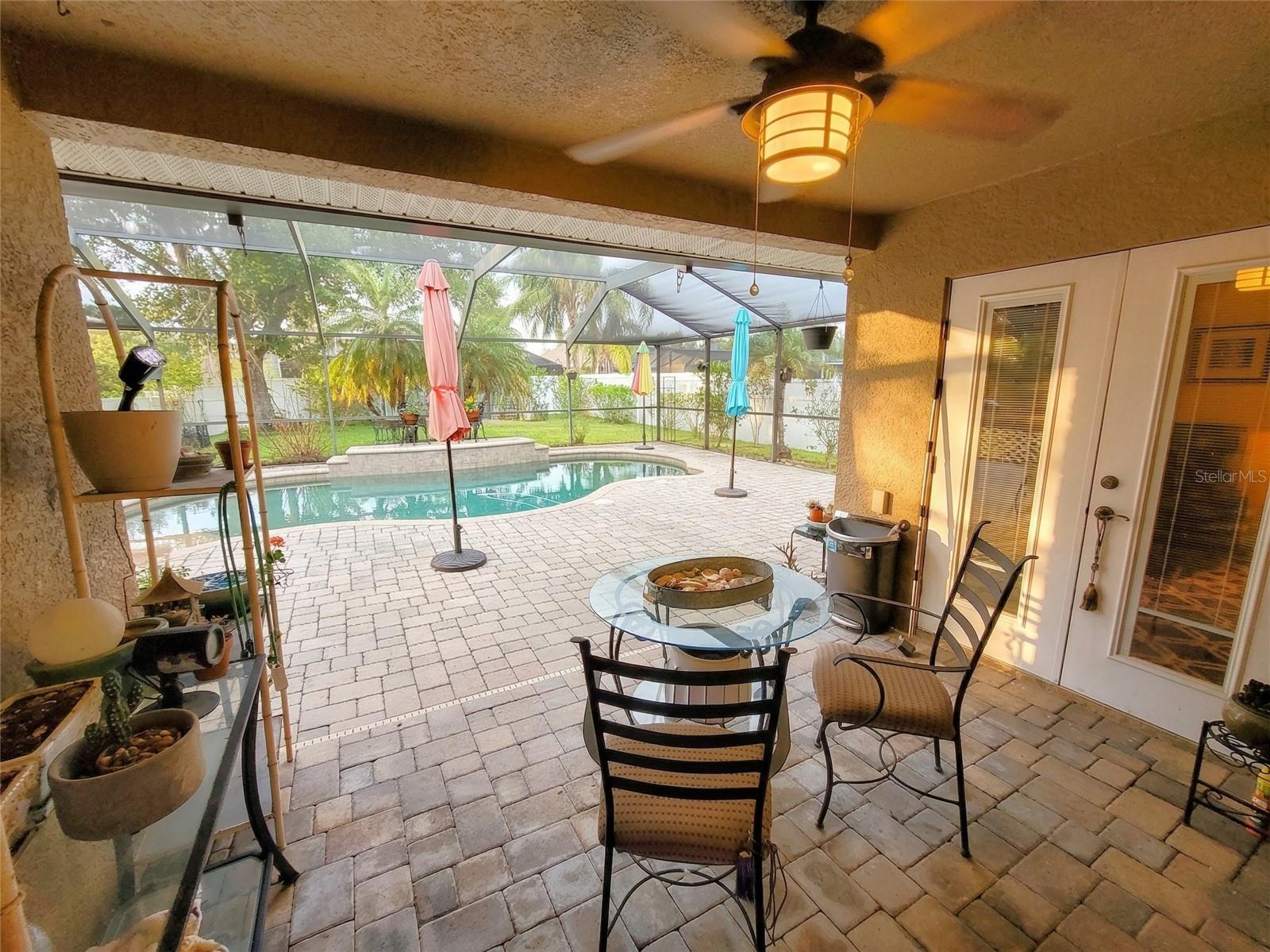 Lanai with ceiling fan