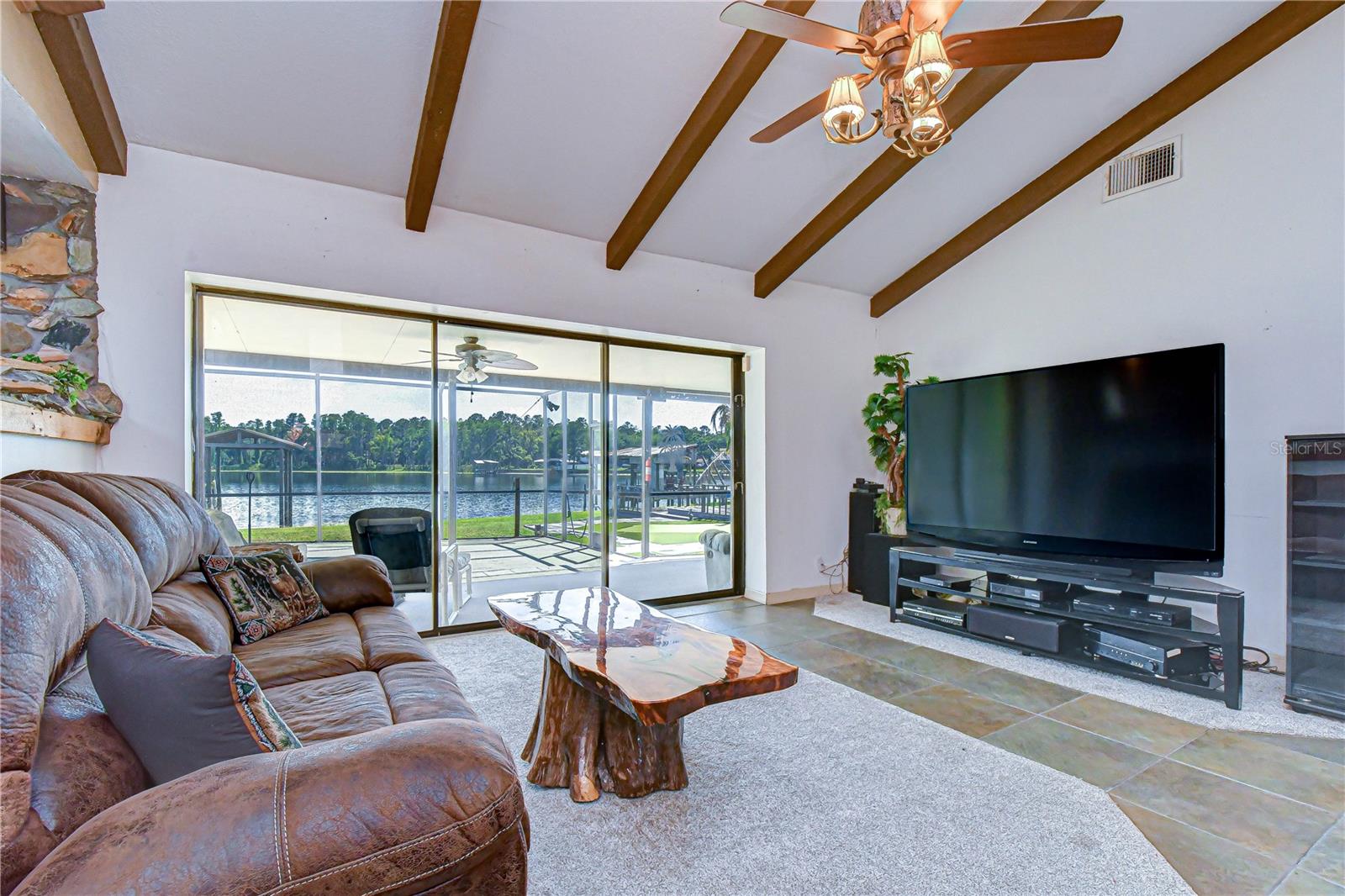 TB8495585