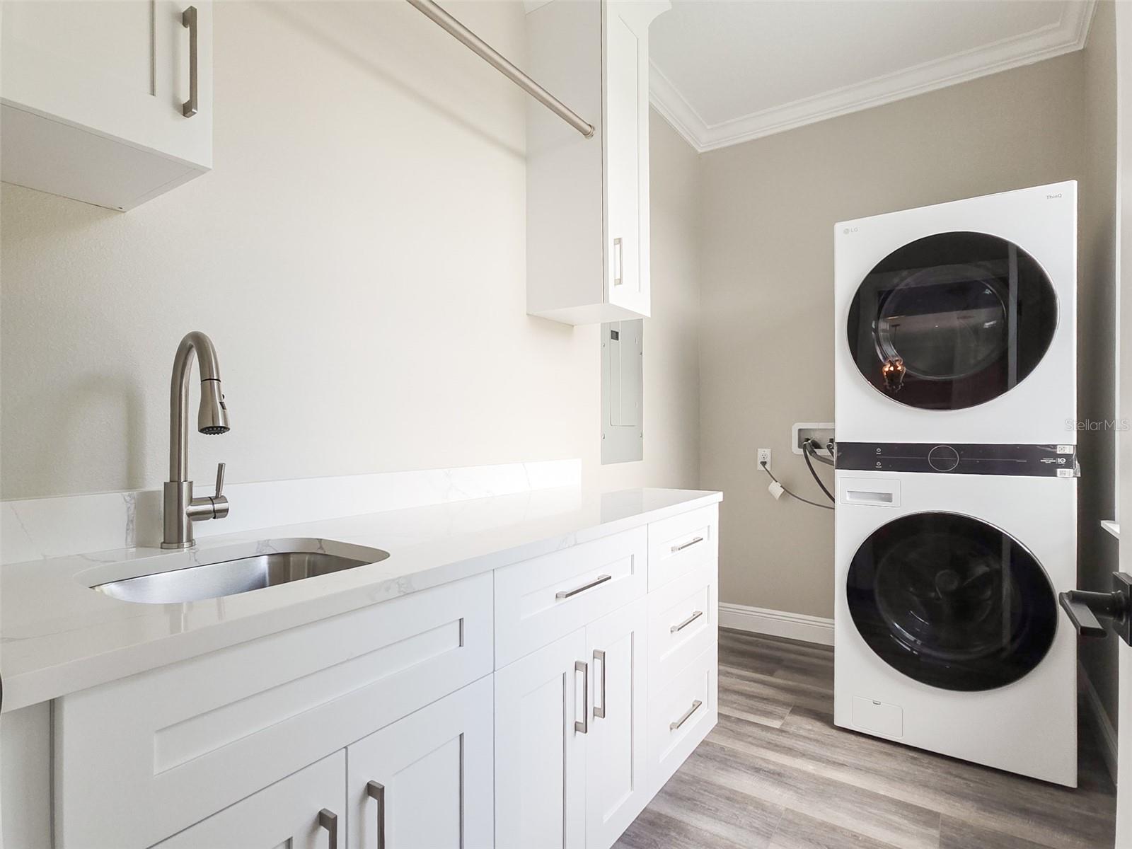 gas or electric dryer hookups