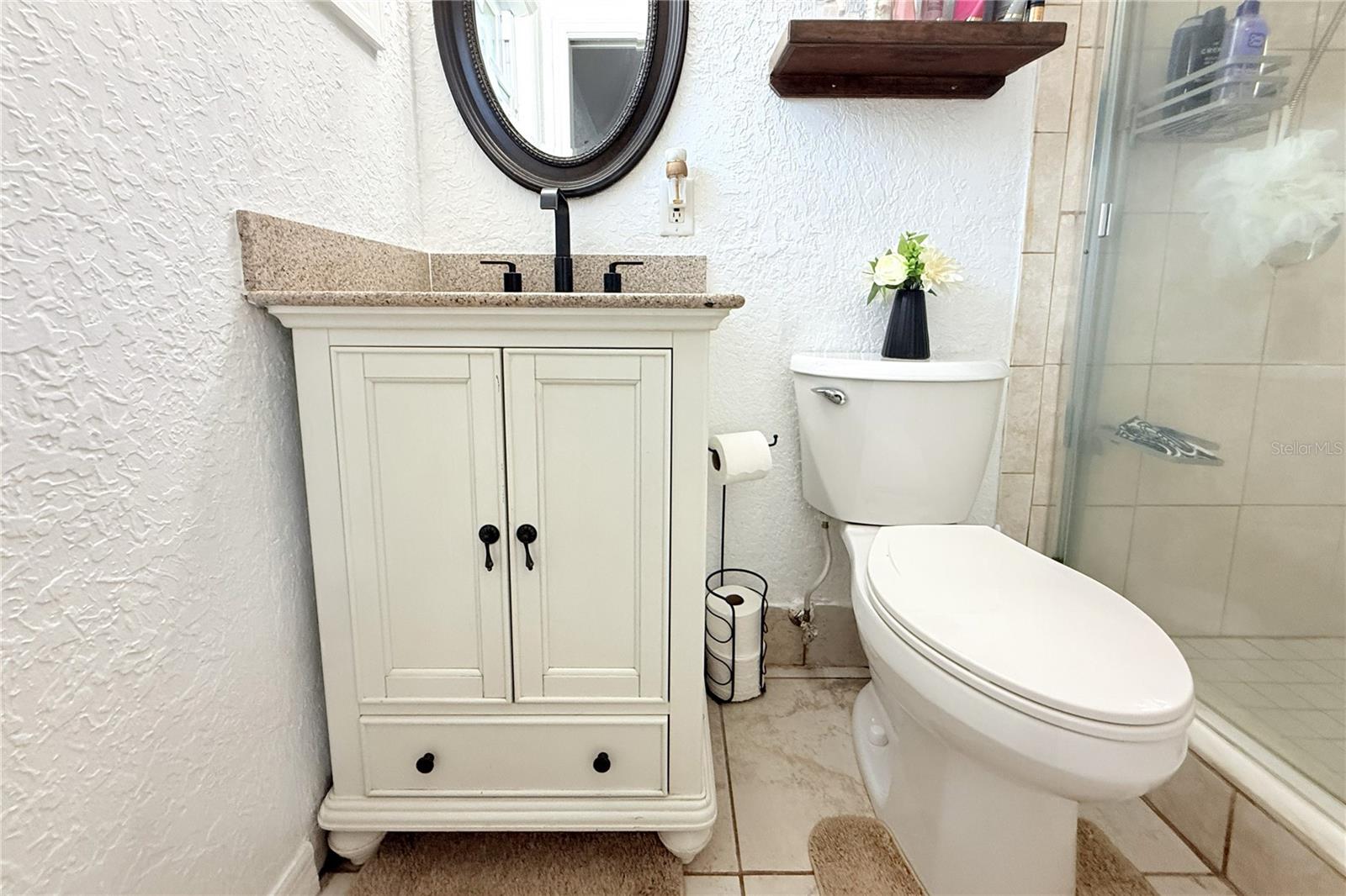 TB8495744
