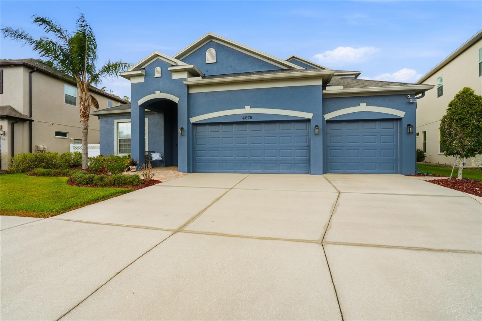 3-car garage