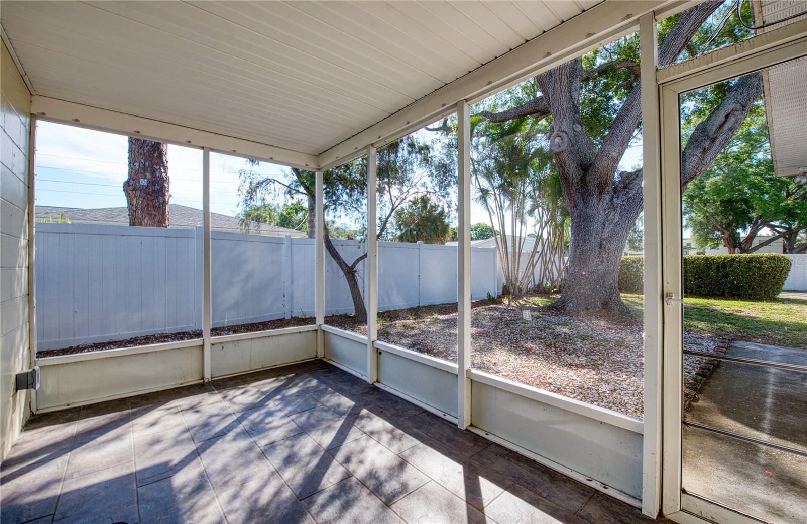 screened in patio