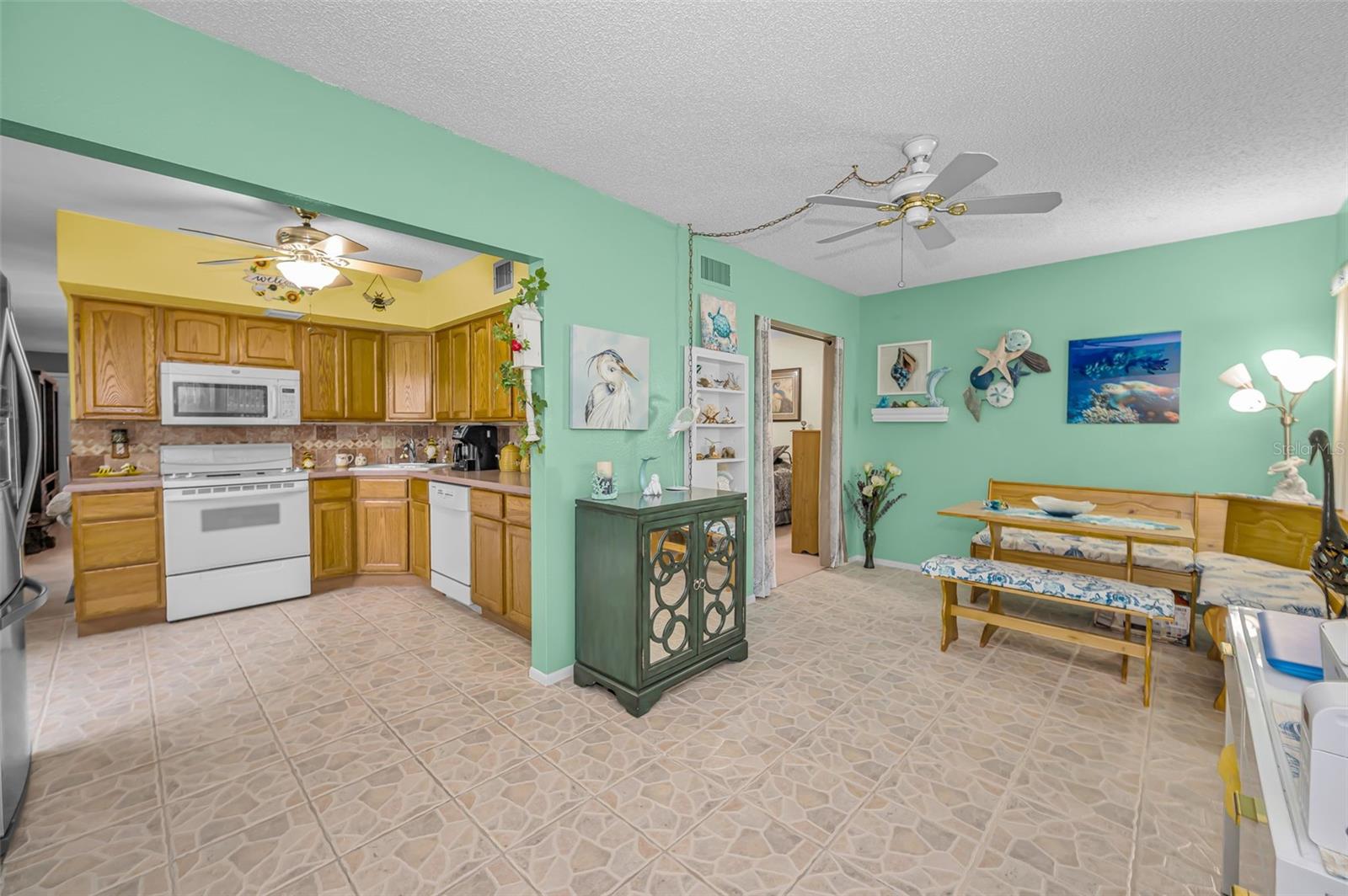 KITCHEN OPENS TO THE FLORIDA ROOM!  GREAT FOR ENTERTAINING!