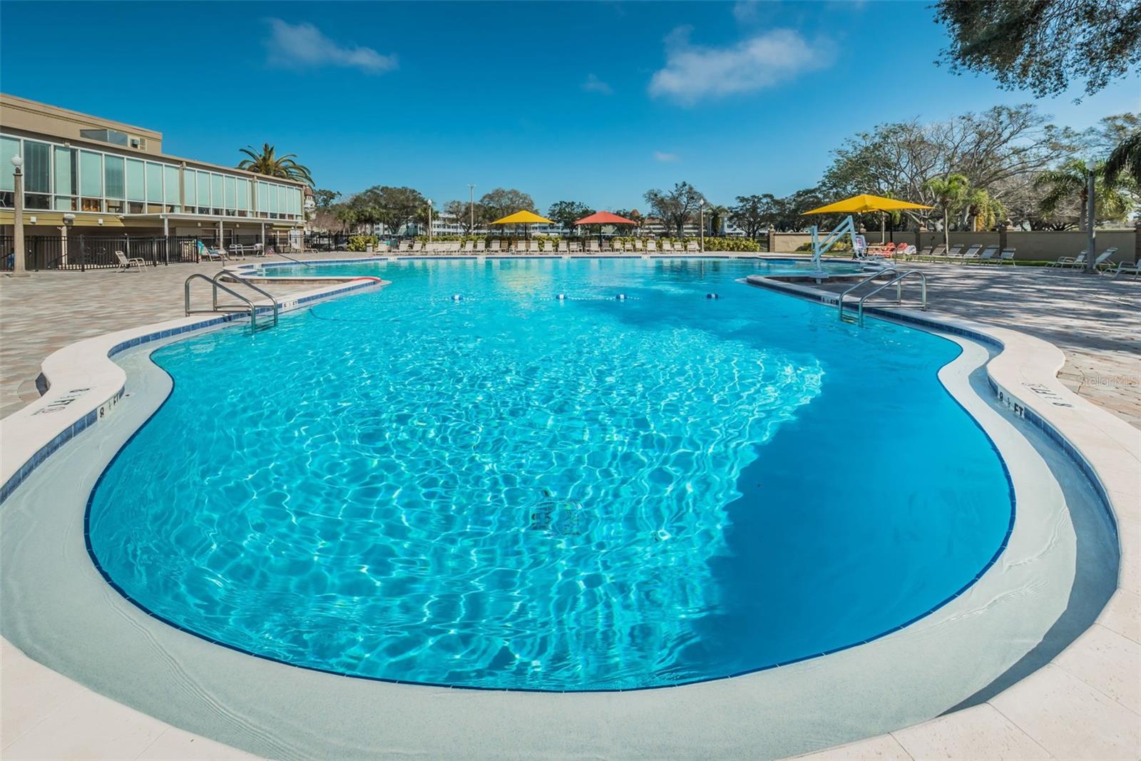 SPARKLING POOL