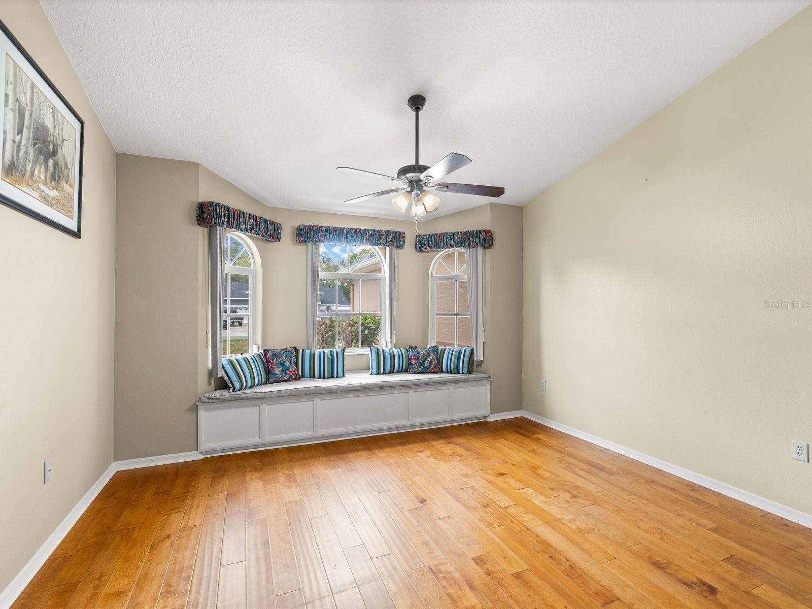 Formal dining/Living room