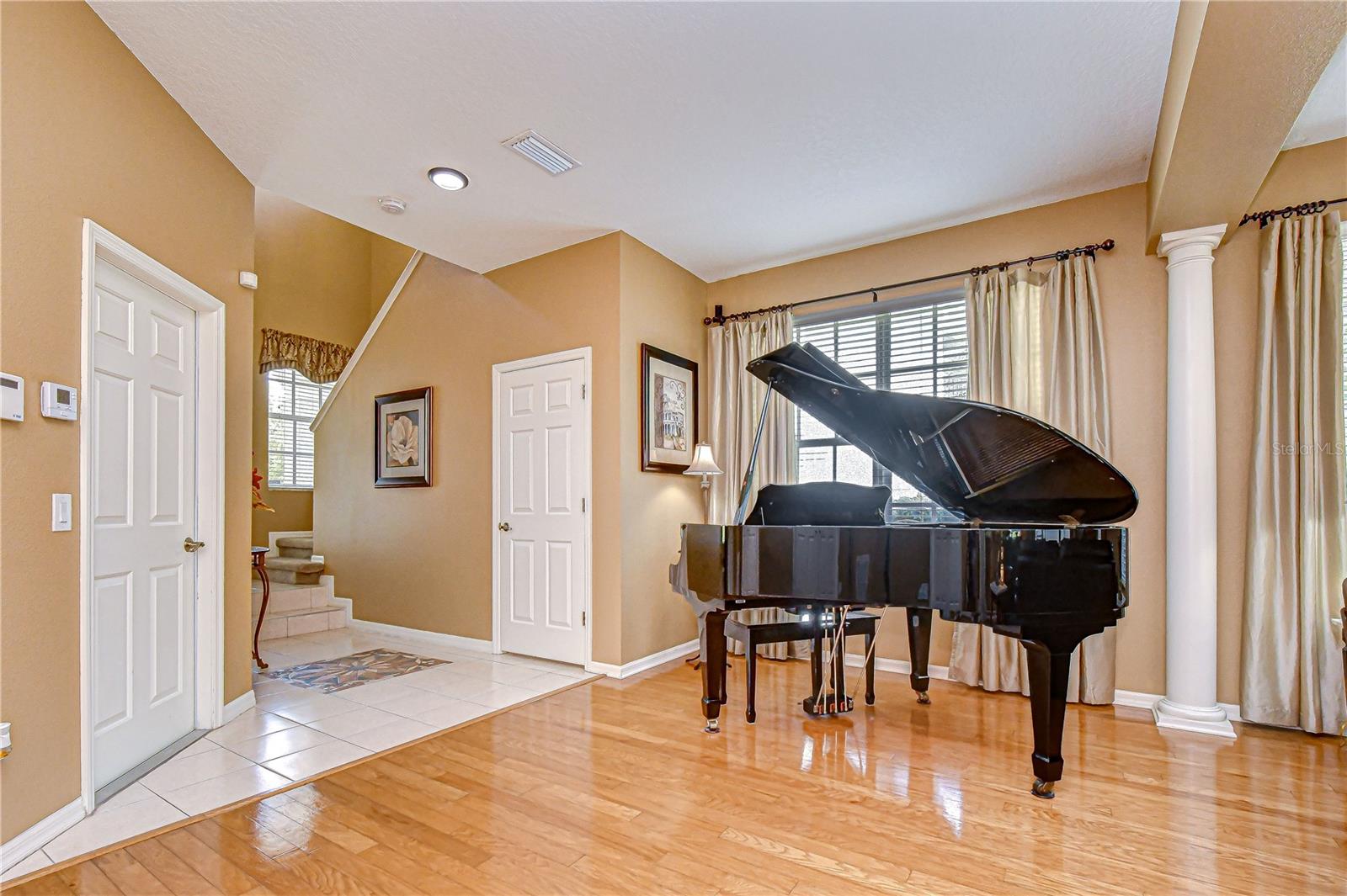TB8495842