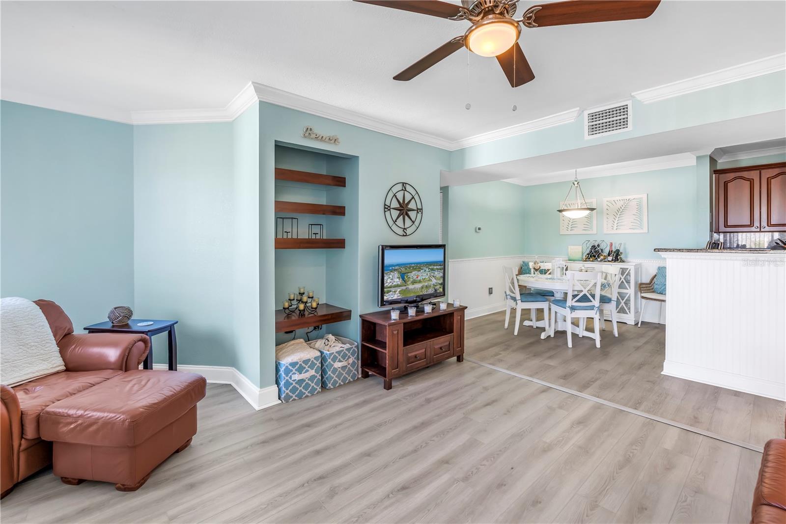 Great Room Open To Kitchen