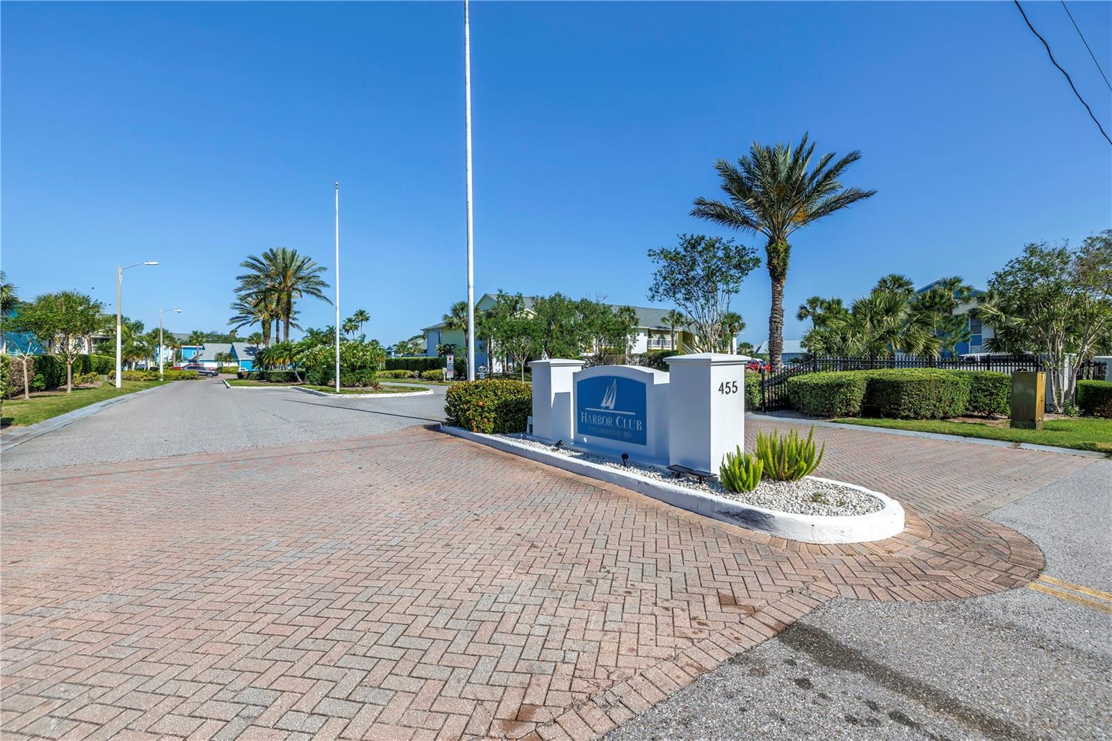 Harbor Club Entrance