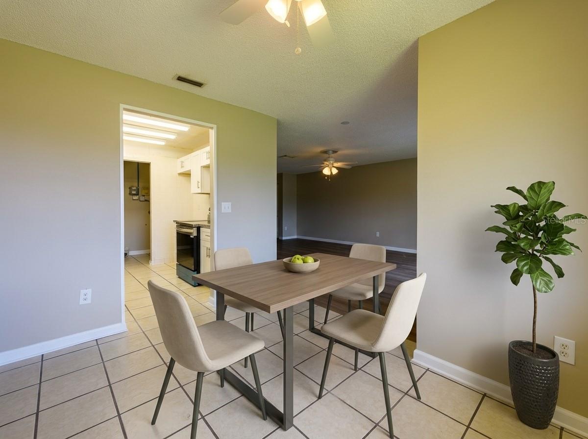 Eating/dining area off kitchen/livingroom.