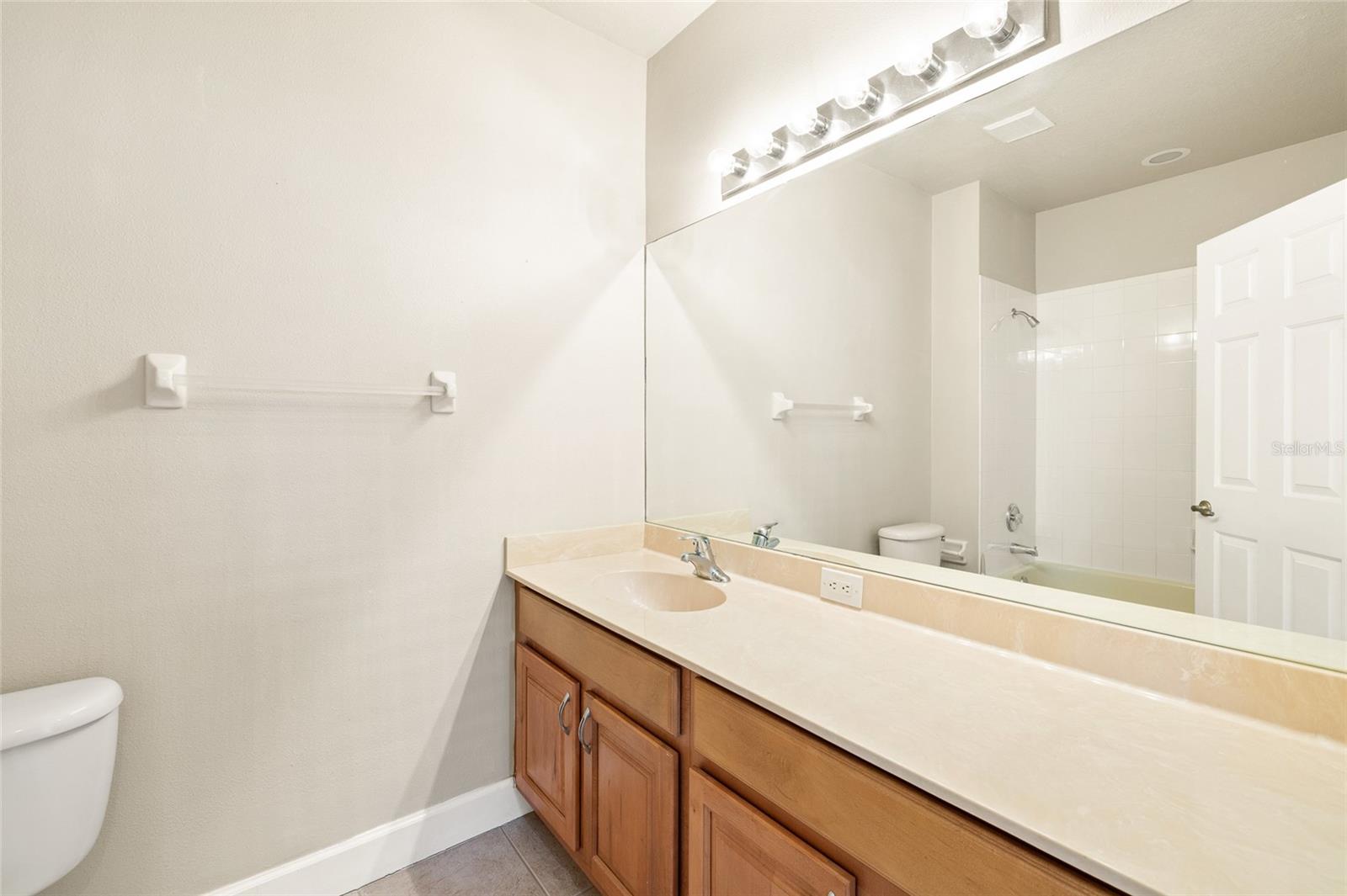 Upstairs Secondary Bath