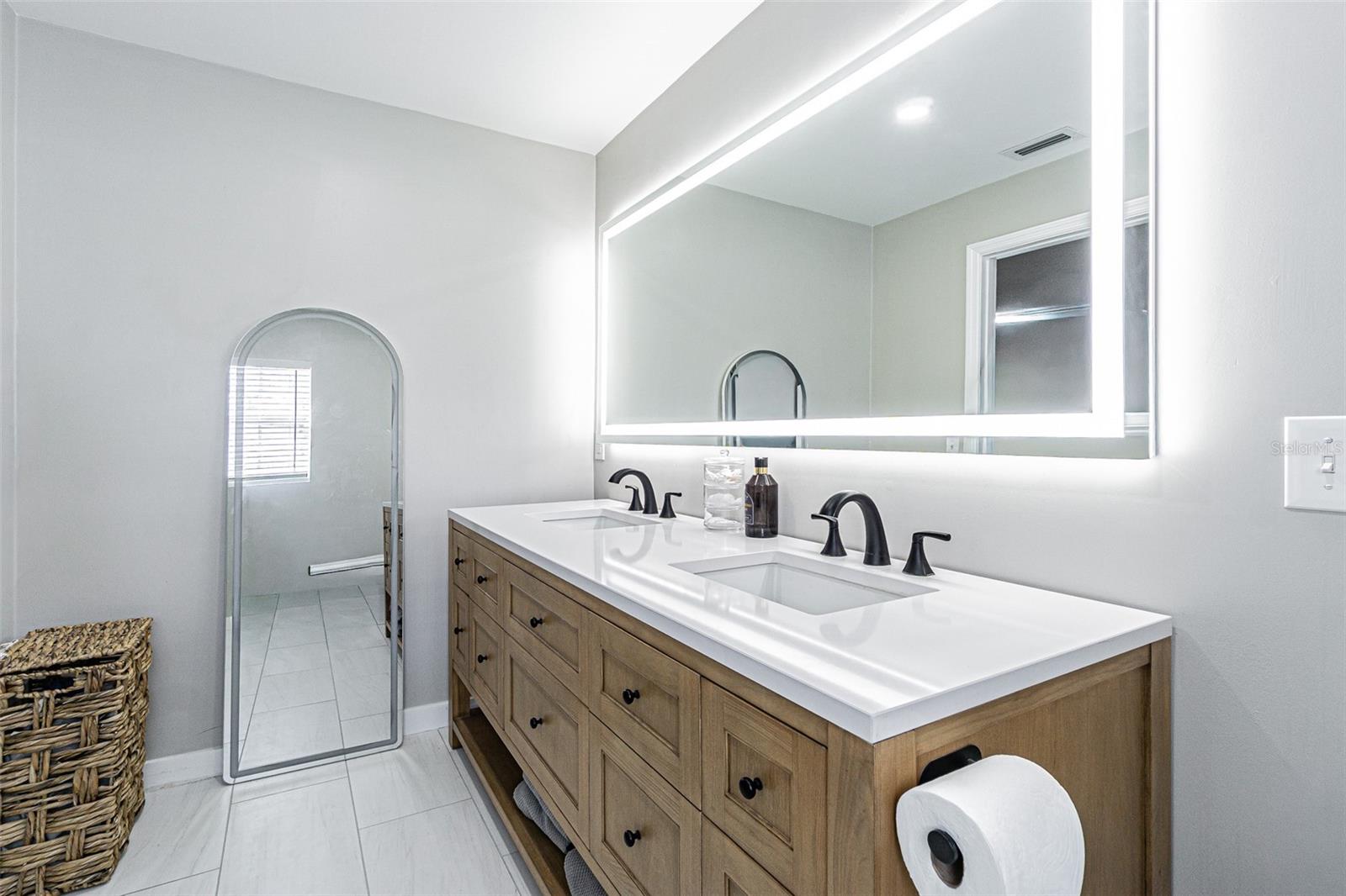 Primary En-suite Bath.