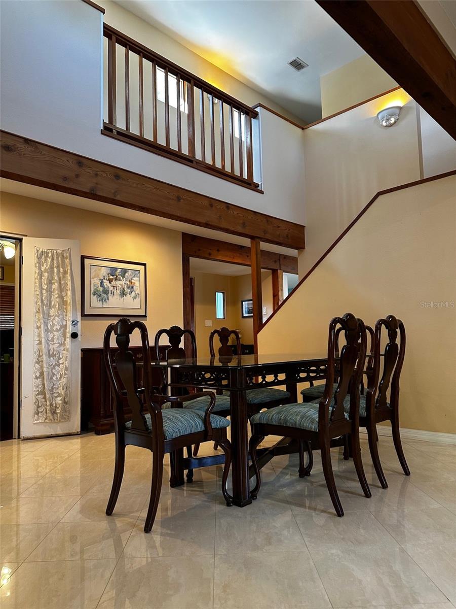 Forma dining room