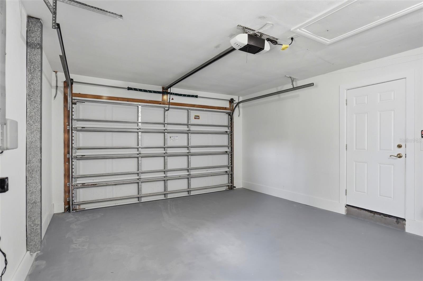 1 Car Garage