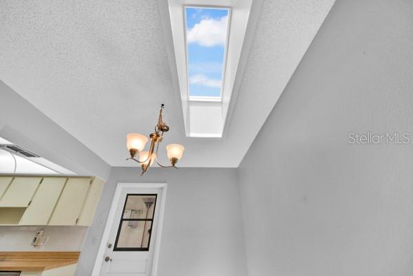 BEAUTIFUL SKYLIGHT IN DININGROOM