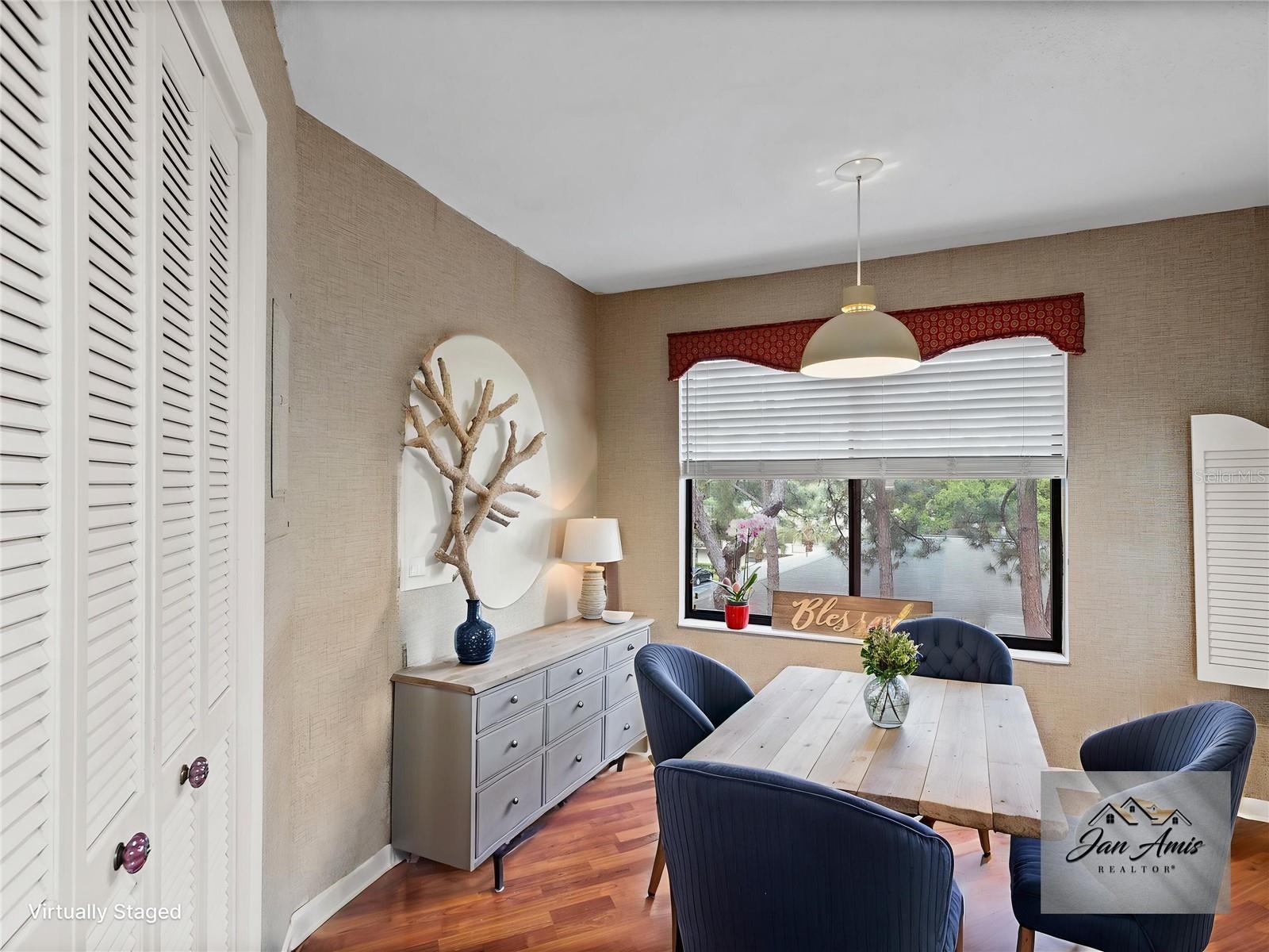 Virturally staged breakfast noon