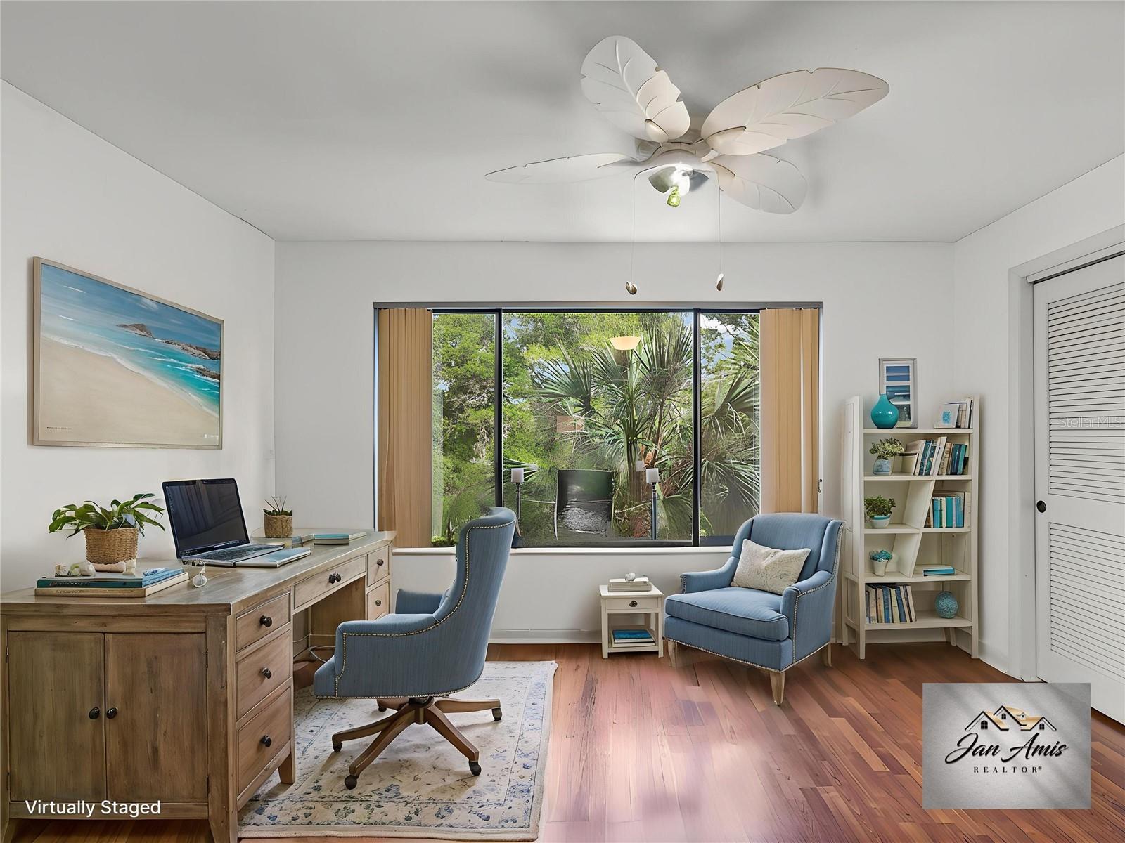 Virturally staged bonus room as Office