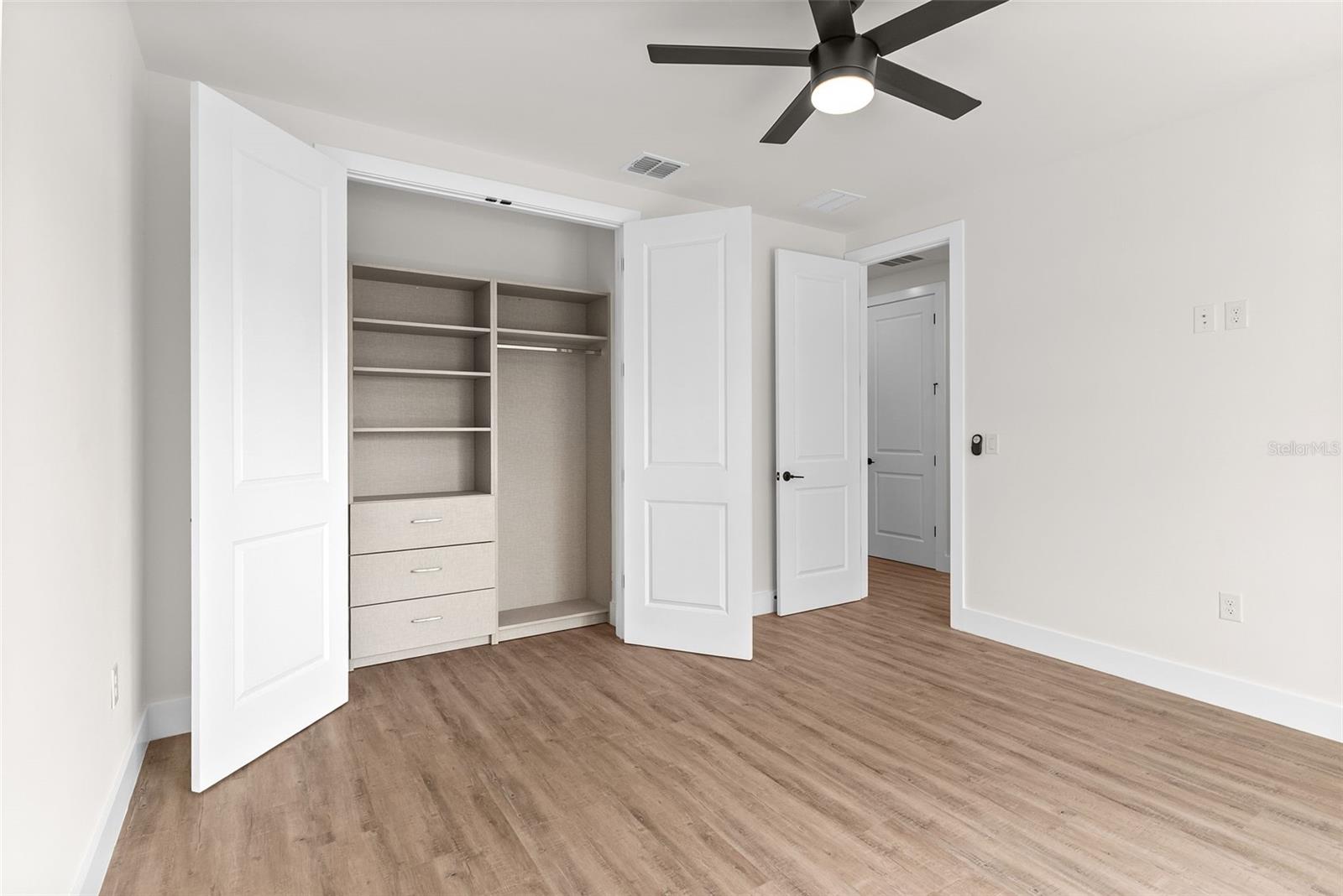 TB8496088