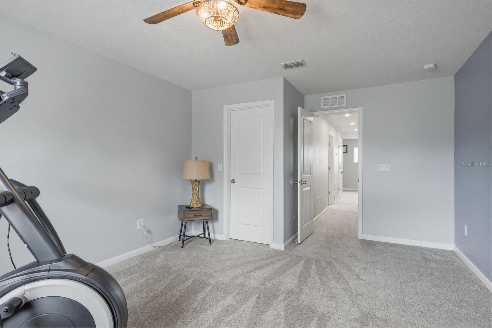 Bed 2 w/ walk-in closet