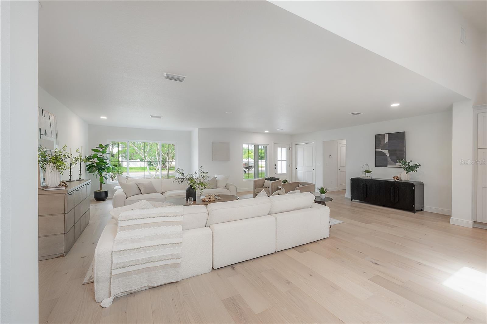 Living/Entertainment Area