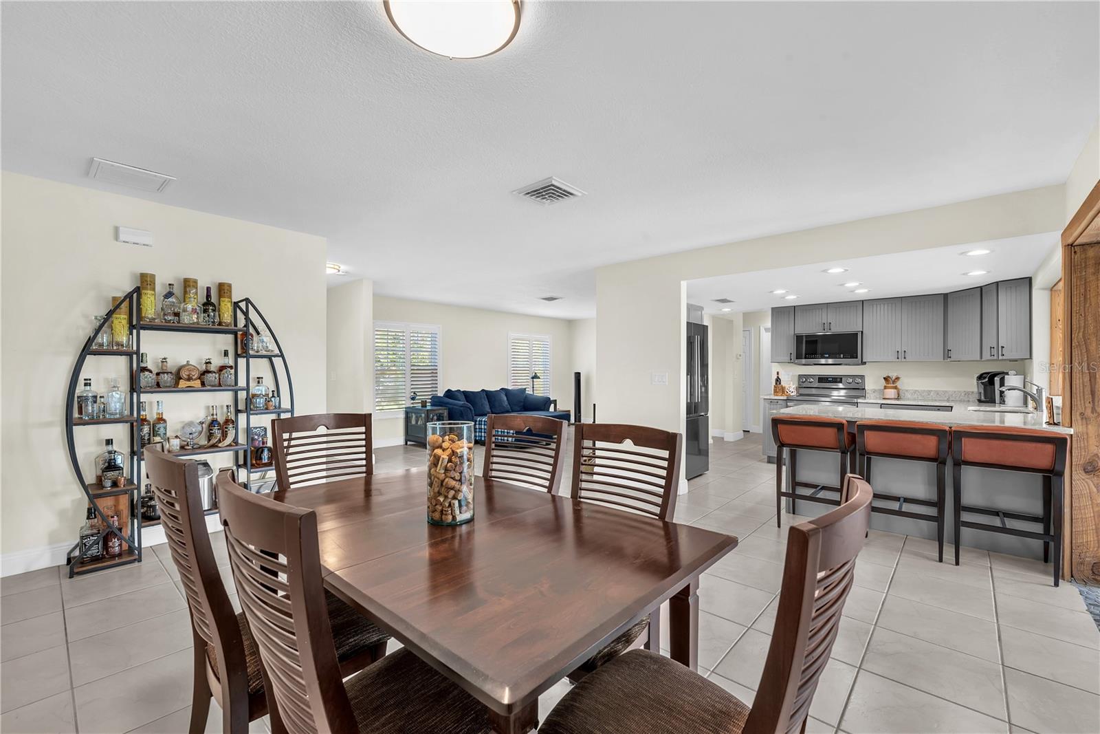 Dining area view to kitchen