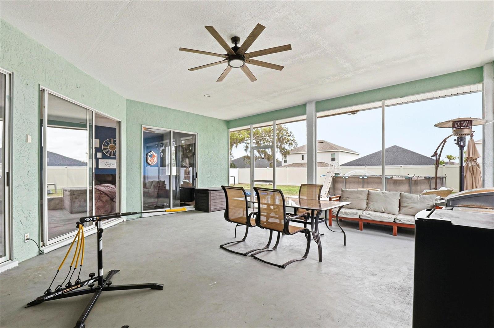 oversized screened in patio