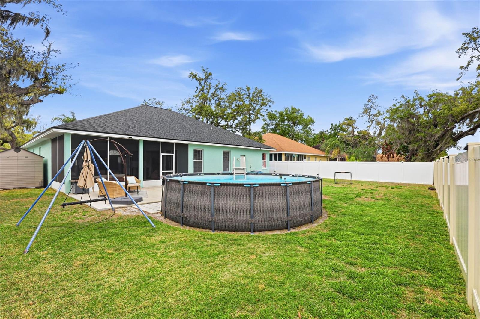 above ground pool