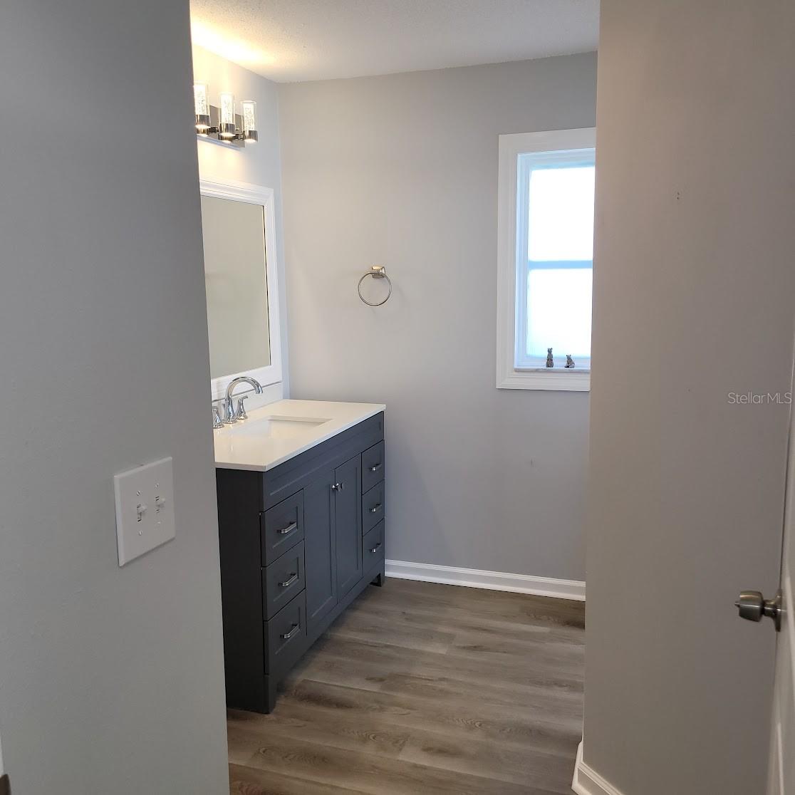 Primary ensuite dressing area and sink