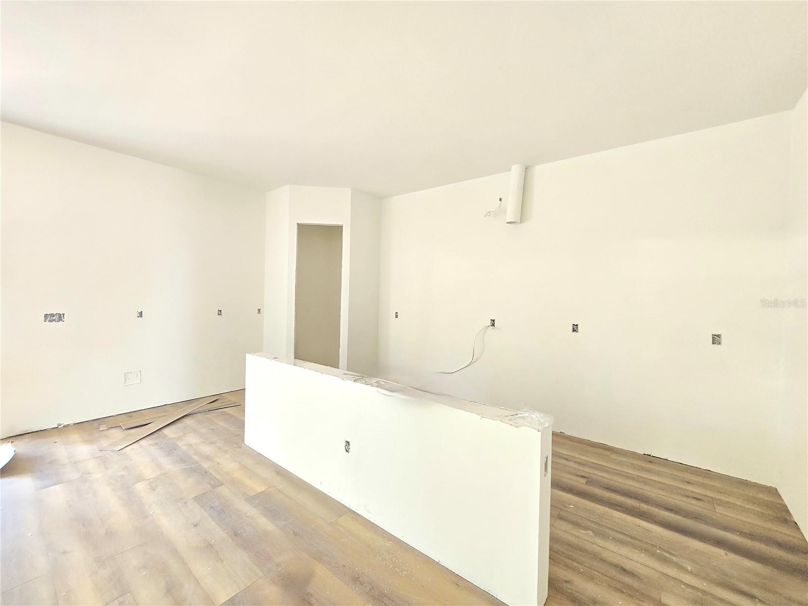 DRYWALL UP