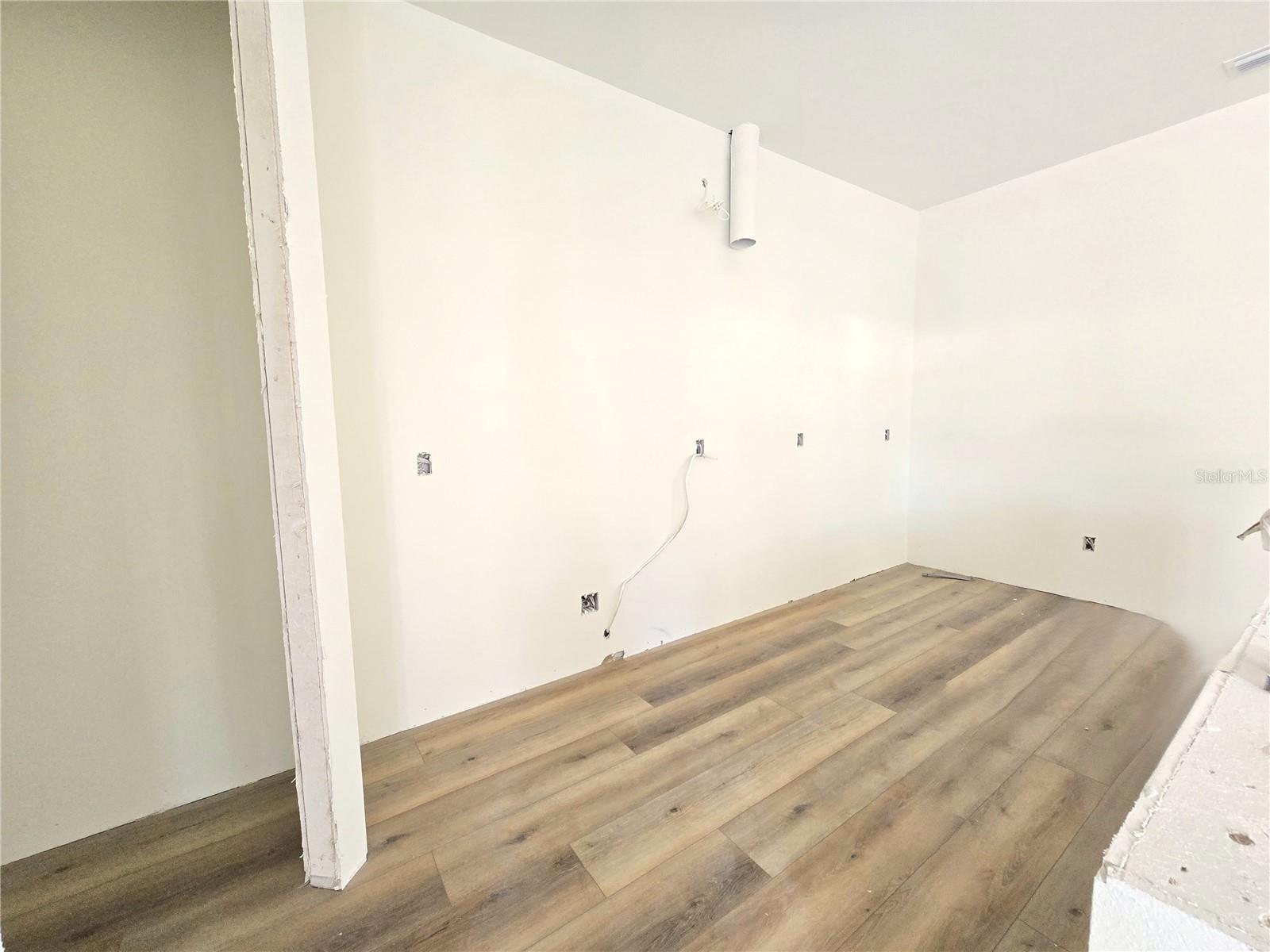 DRYWALL UP