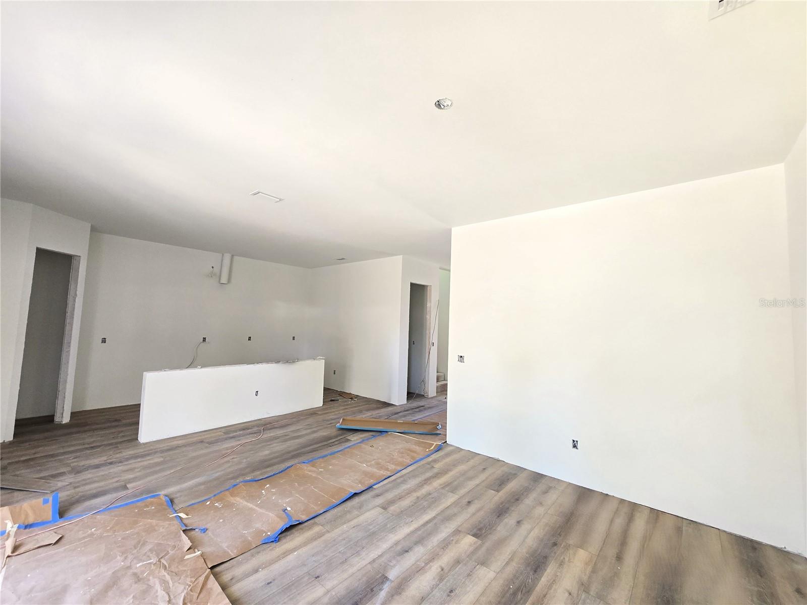 DRYWALL UP