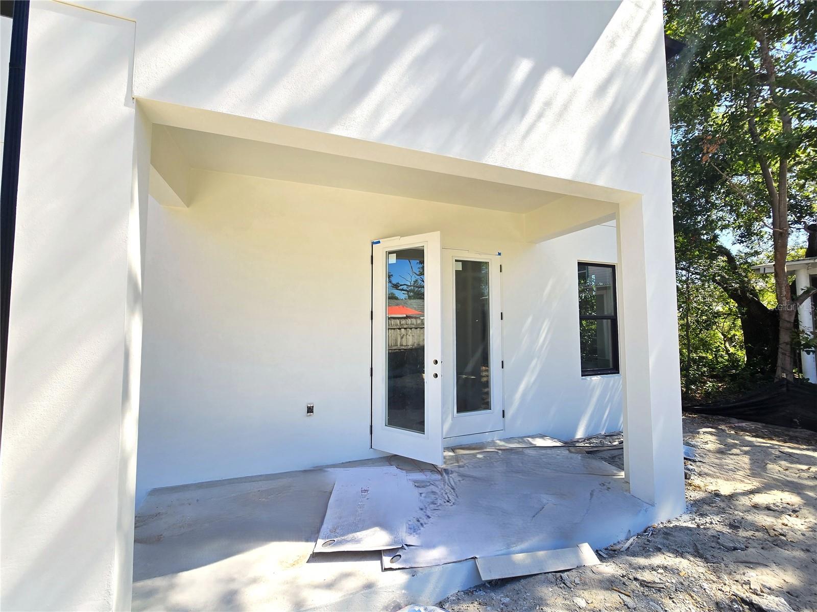 DRYWALL UP