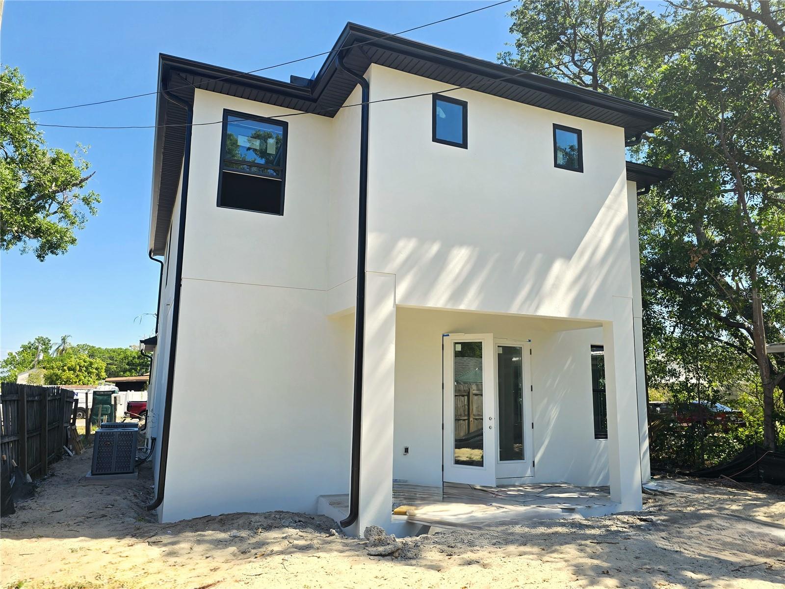 DRYWALL UP