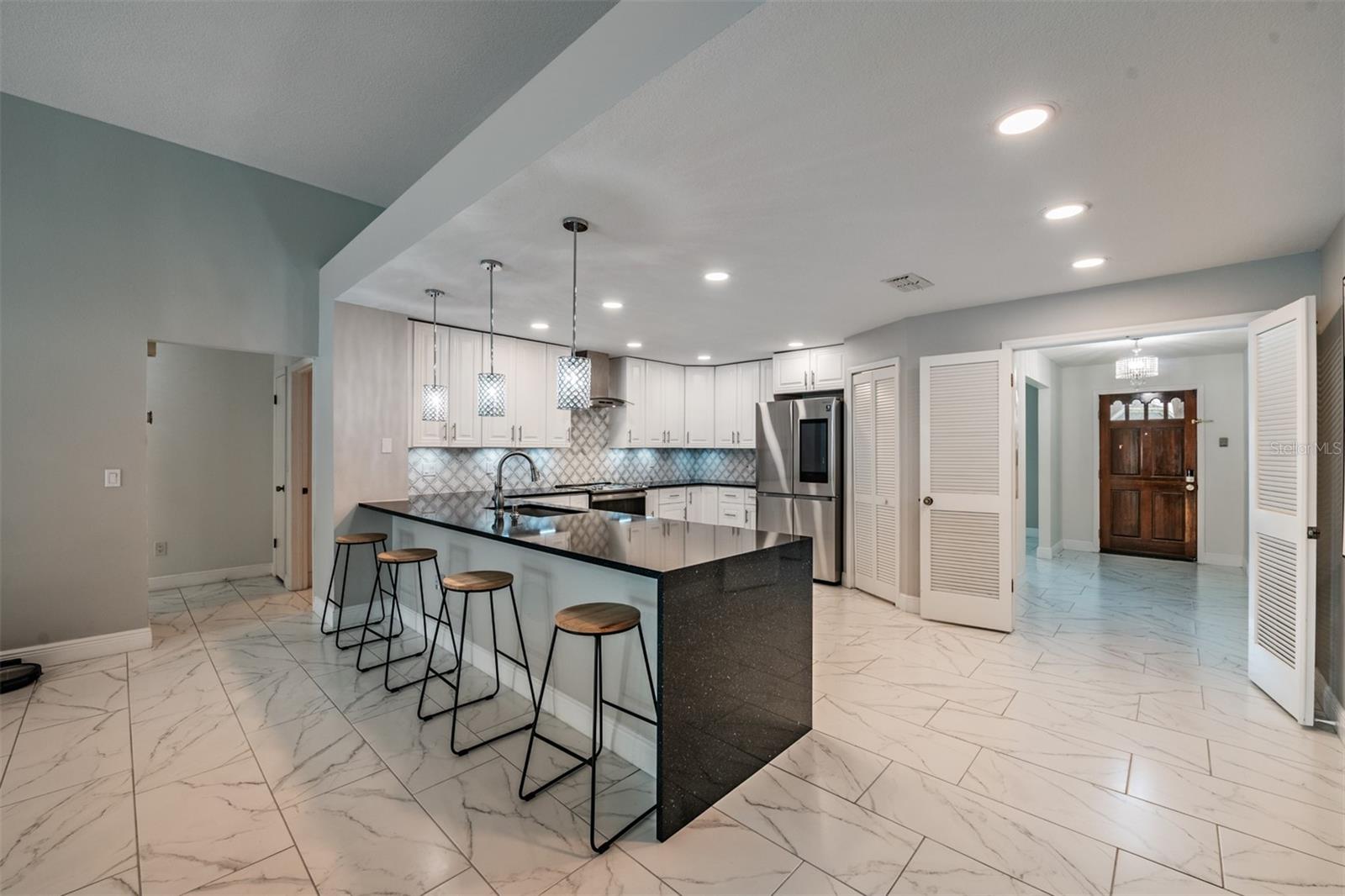 MORE KITCHEN