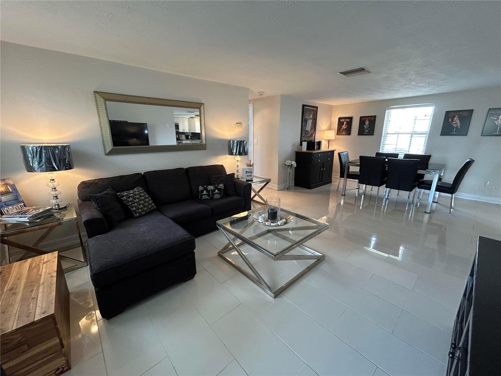 Sophisticated living & dinning room.