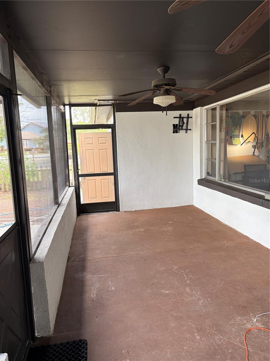 outside screened in patio
